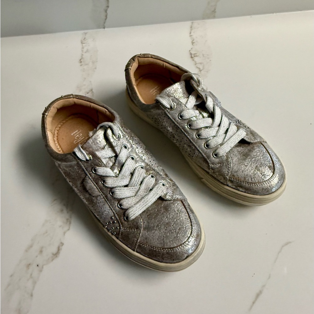 Hey Girl Silver Chrome Womens Sneakers Size 7